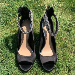 BRAND NEW JEWEL HEELS